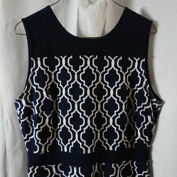 Land's End Women's Size 10 Dress Sleeveless Zipper Pockets - Picture 2 of 6